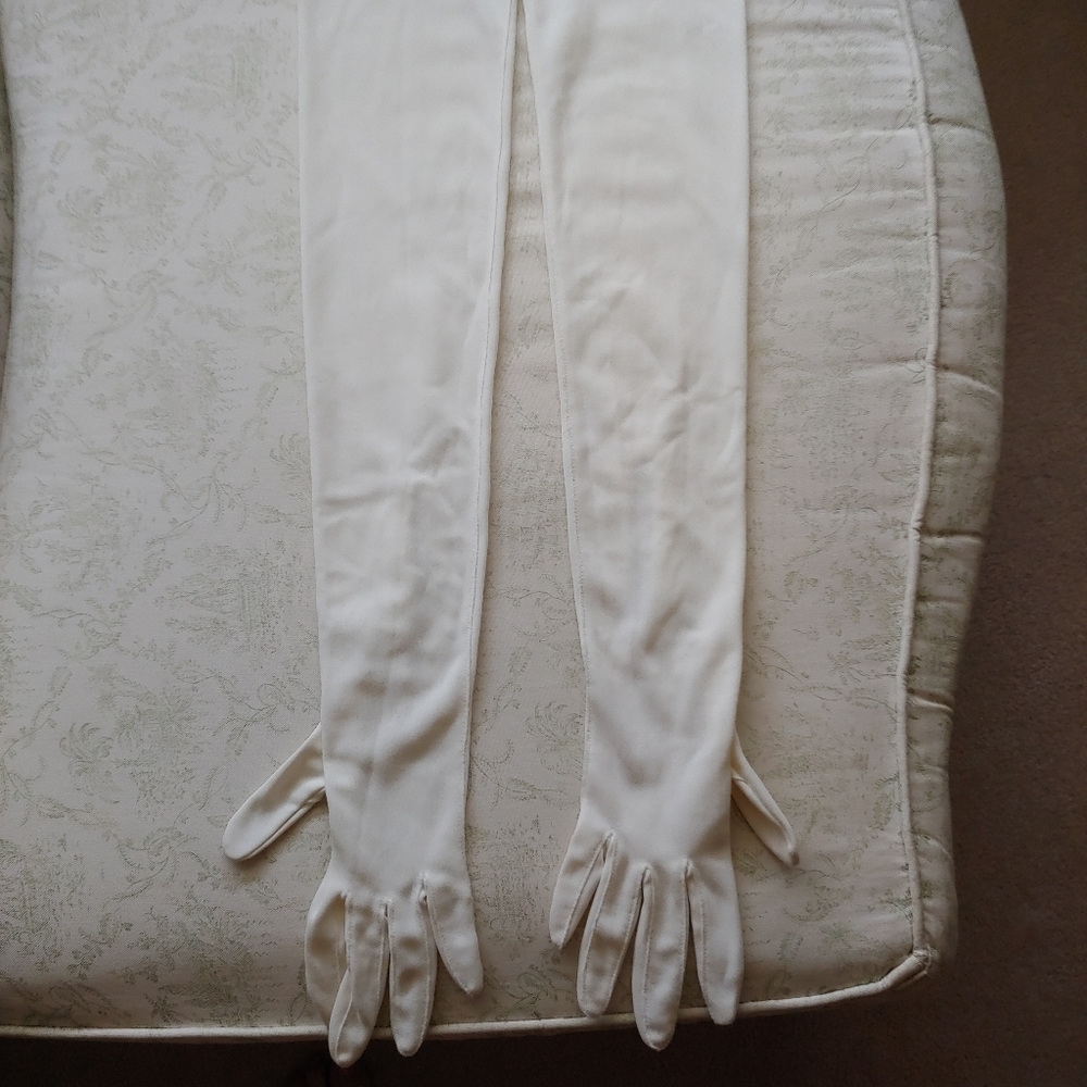 Vintage Van Raalte White Opera Gloves